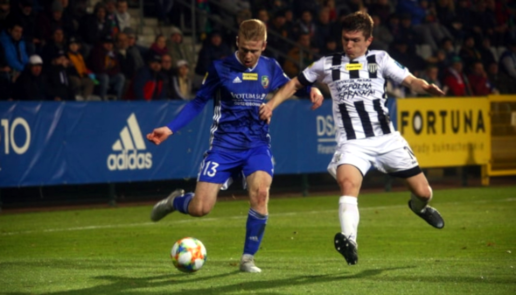 Blamaż Miedzi! Sandecja zdobywa Twierdzę Legnica