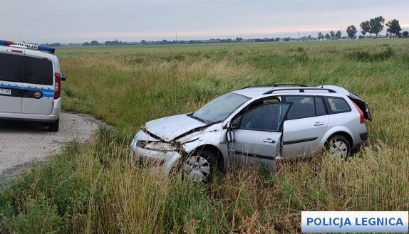 Twarde lądowanie w rowie. Kierowca miał 4 promile alkoholu w organizmie