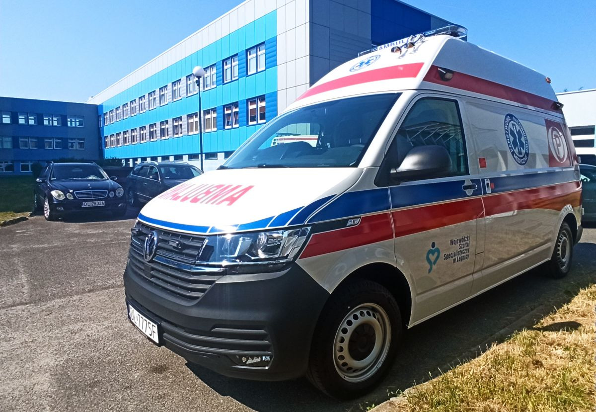 Nowy ambulans typu P dla pacjentów legnickiego szpitala