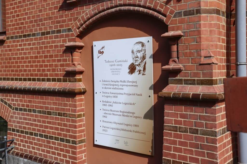 Tadeusz Gumiński uhonorowany. Został patronem Legnickiej Biblioteki Publicznej